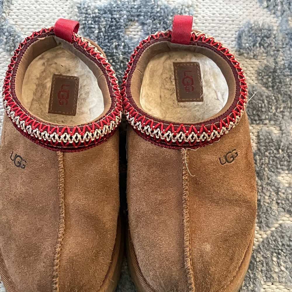 UGG Tazz Kids Tan and Red Slippers